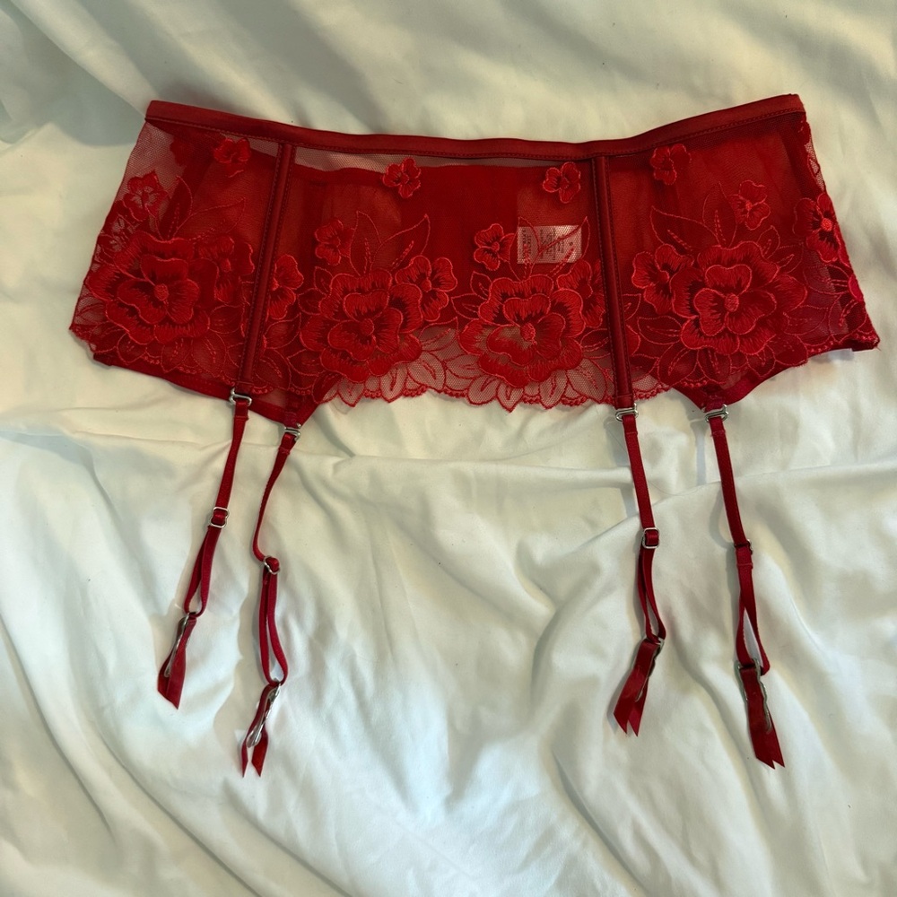 Like New Vintage Victoria’s Secret Lace Garter Belt